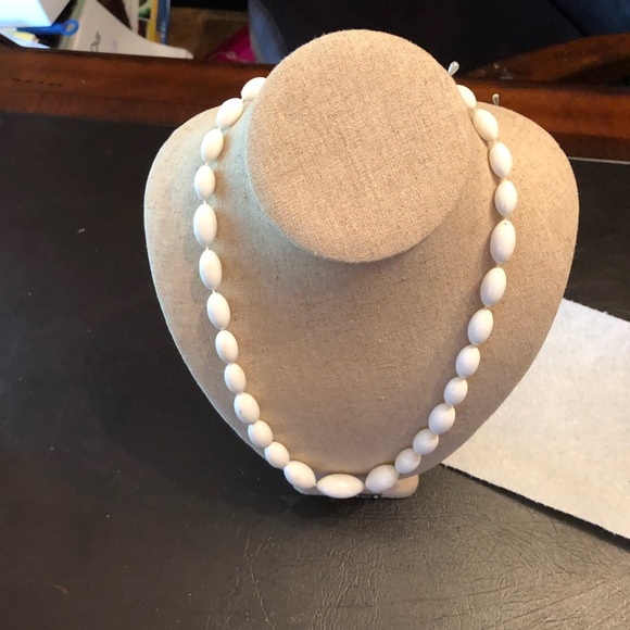 - ❤️White Necklace - Picture 7 of 8